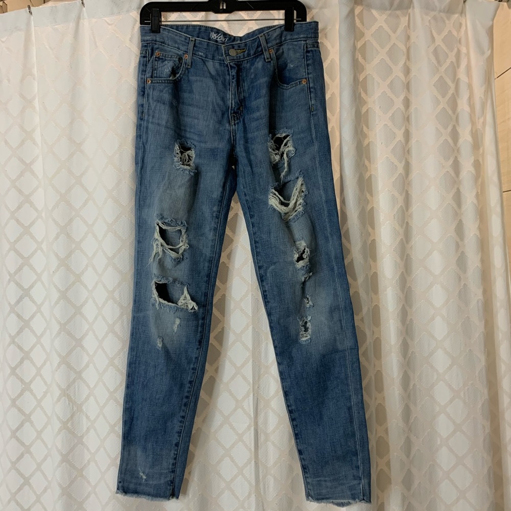 Distressed Boyfriend Jeans
